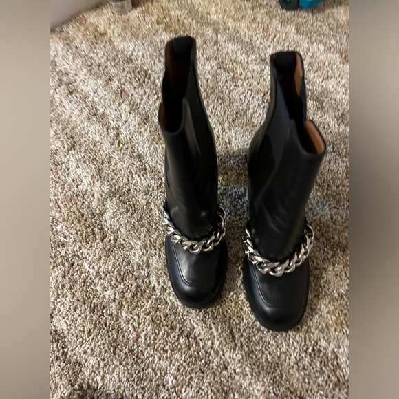 fixer opportunity Givenchy Chain Link Booties! - Picture 7 of 13